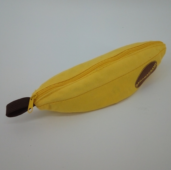 Bananagrams Word Spelling Game Tiles Banana Sack Retro Complete Game Night - Picture 4 of 5